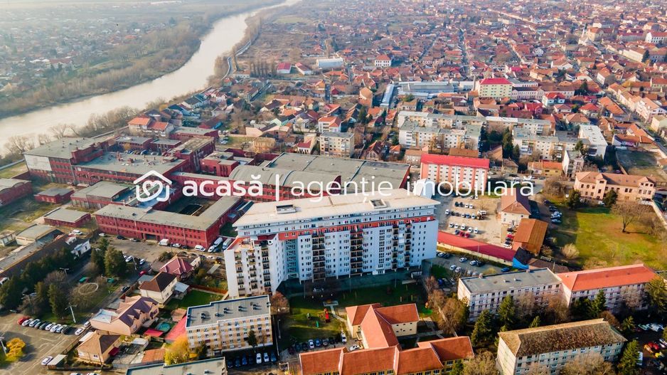 Apartament modern cu 3 camere, Via Romana. Arad. - Poză 10
