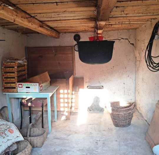 Casă și teren de vânzare Polovragi - Racovița - Poză 11