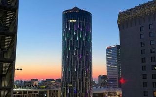 Închiriere apartament 2 camere cu vedere spectaculoasă la Sky Tower şi Promenada - Poză 1