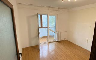 Nicolina - Cug - 4 Camere Decomandat -Etaj 3 - Bloc 1986 - Poză 4