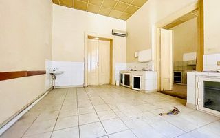 Apartament deosebit cu istorie,  2 camere Palatul Bohus (Centru). - Poză 2