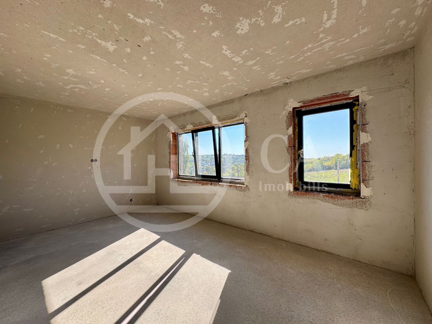 Casă de vânzare cu 4 camere în zona de Dealuri, Oradea - Poză 11