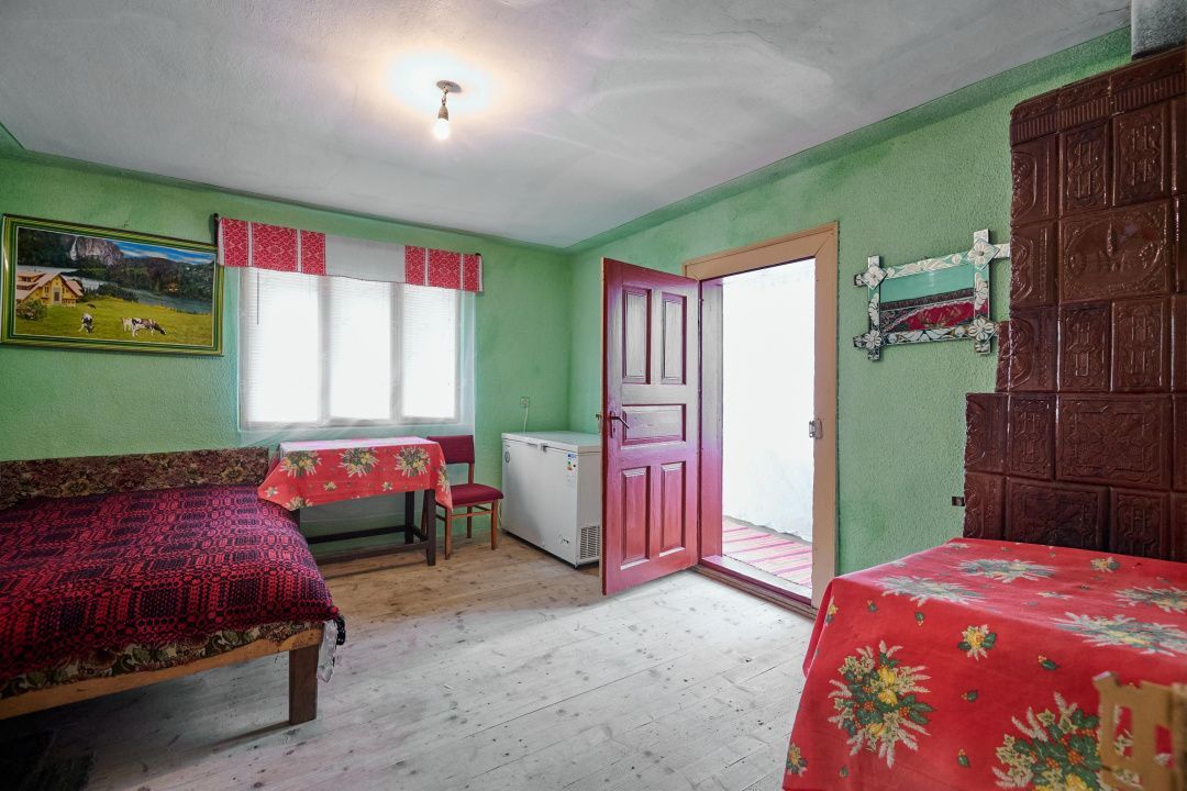 Casa  la munte cu teren generos in Com. Nucsoara, loc. Slatina jud. Arges! - Poză 3
