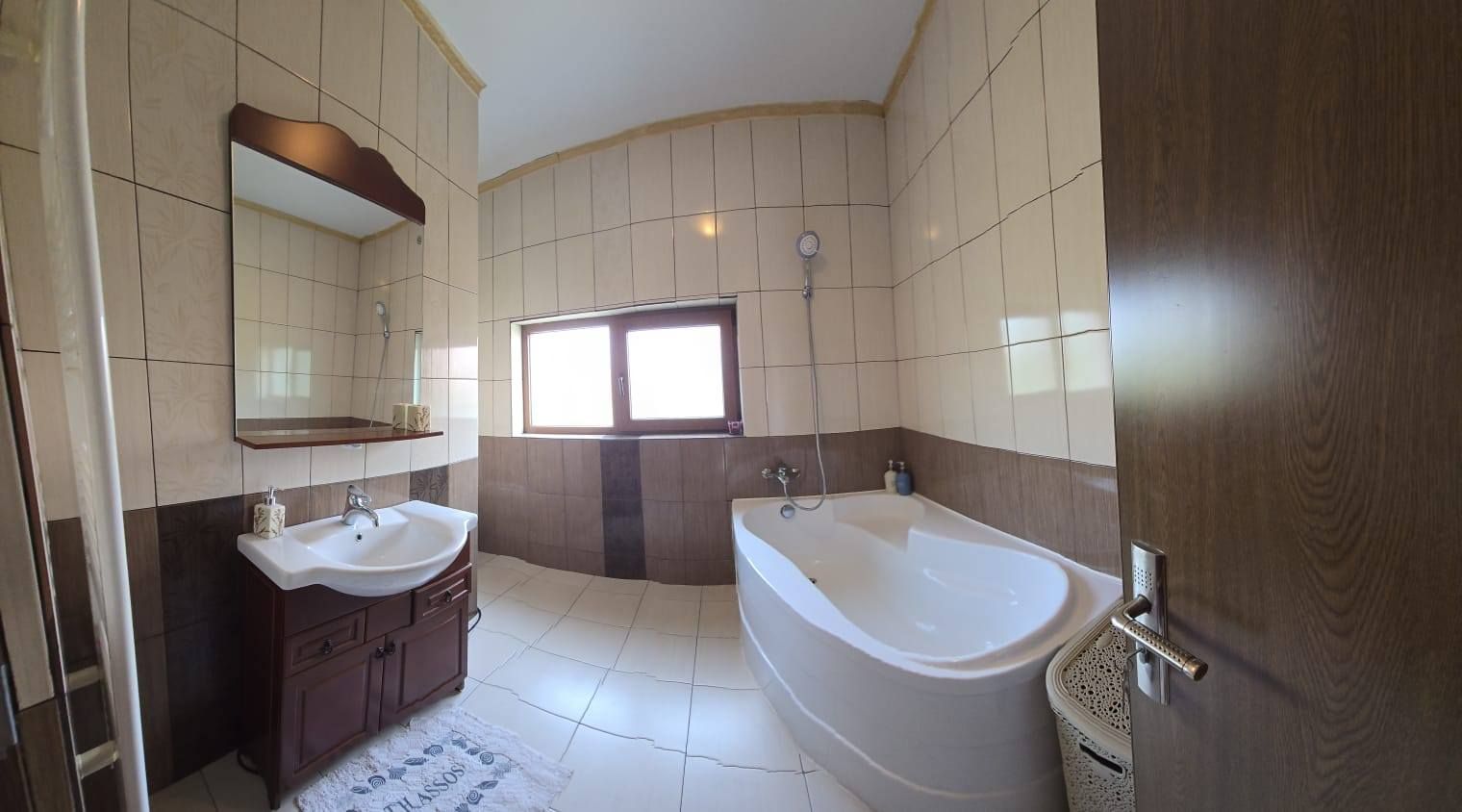 Vilă cu grădină exotică, într-un cartier liniștit – Lazu, Constanța - Poză 9