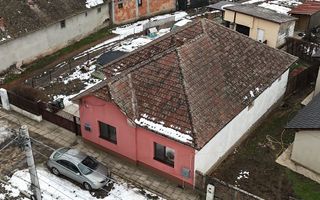 Casa pe principala in Giarmata  737mp teren - Poză 1
