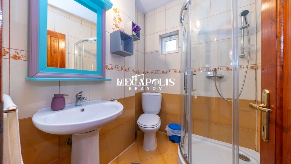 Pensiune de vânzare în Râșnov | 14 camere | 427 mp - Poză 34