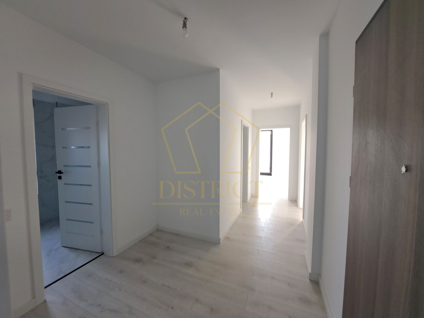 COM 0% Apartament cu 3 camere si terasa de 61 mp | Torontalului - Poză 13