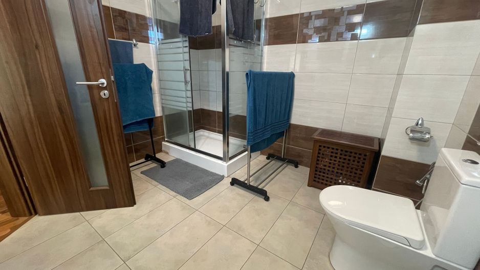 Casa spatioasa de inchiriat -ideala pentru o familie - Poză 20
