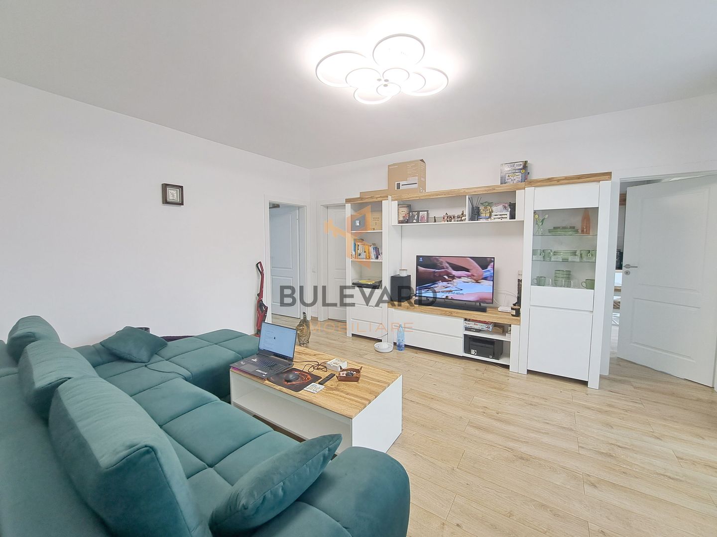 Apartament 2 camere, terasa de 15 mp, Centru! - Poză 3