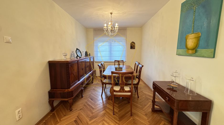 Apartament spatios cu 4 camere si garaj | Spitalul Judetean - Poză 11
