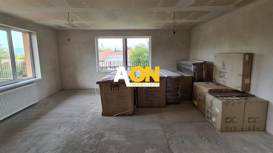 De vanzare casa 4 camere 1392 mp teren in Oarda de Sus - Poză 13