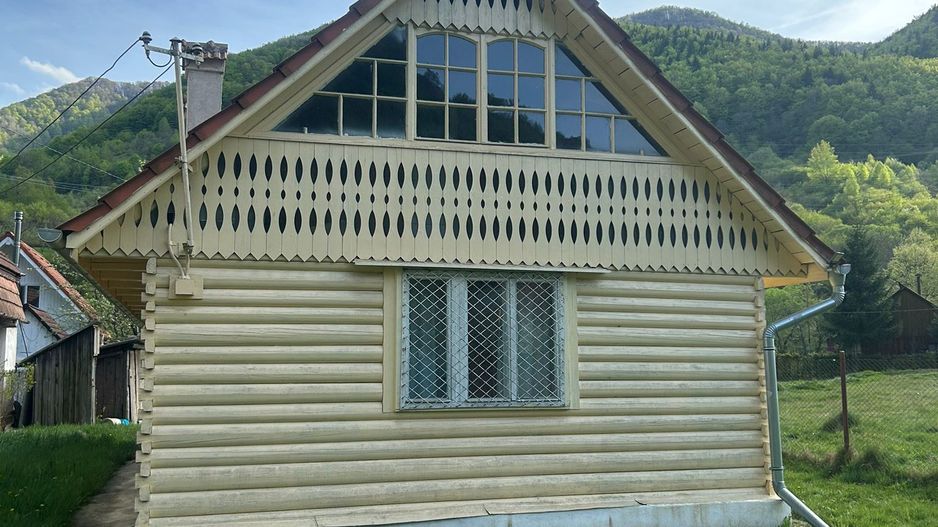 Casa de vacanta de vanzare pe Valea Lotrioarei - Poză 2