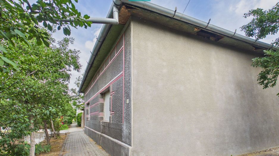 Casă cu 4 camere și teren de 800 mp în Zerind - Poză 9