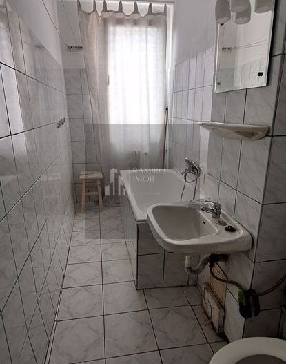 Garsoniera decomandata etaj 1- 6 minute Metrou Piata Sudului - Poză 6