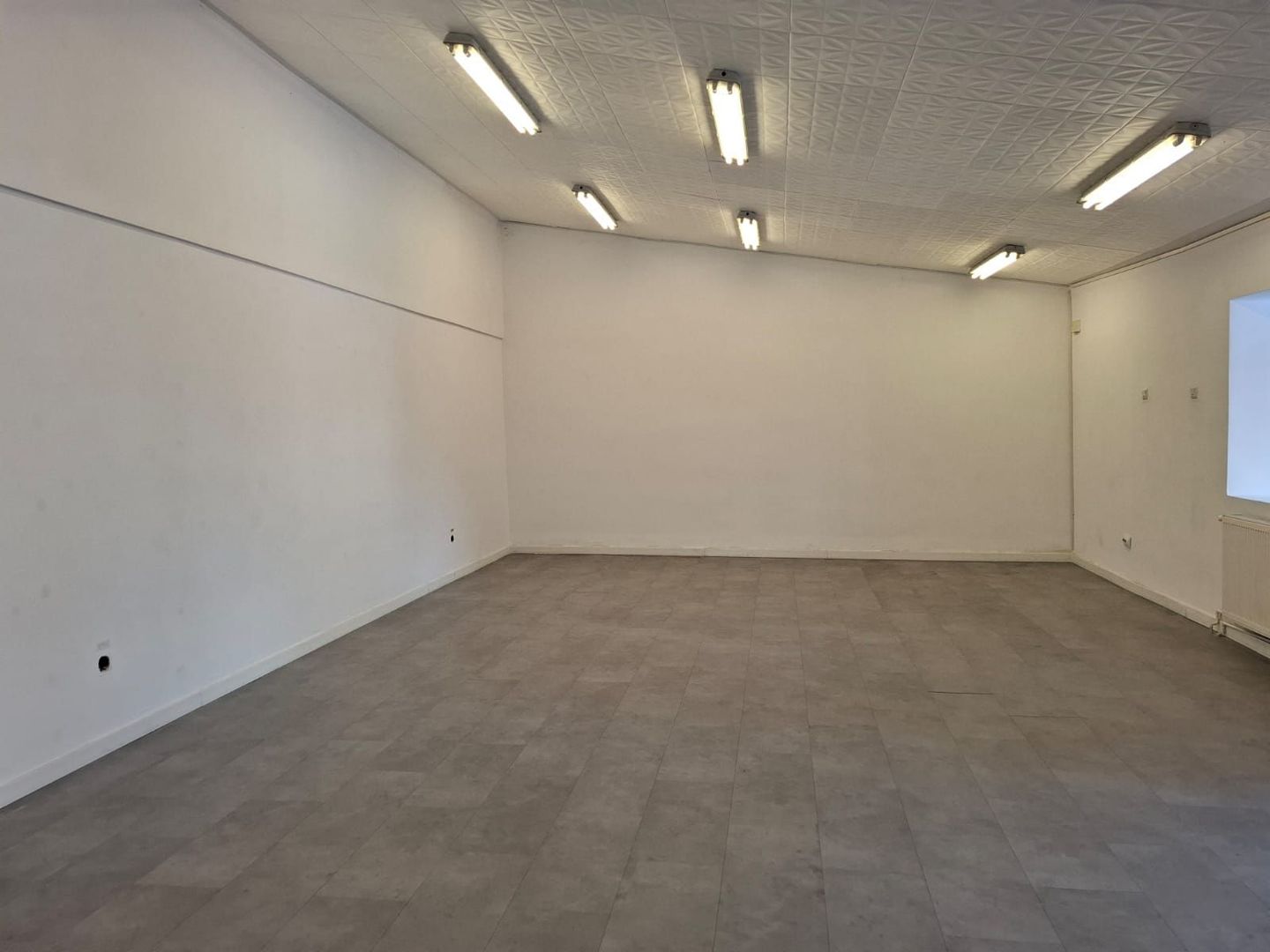 URGENT!, Titulescu, et. 1 in imobil P+1, INTRARE SEPARATA, NEGOCIABIL - Poză 4