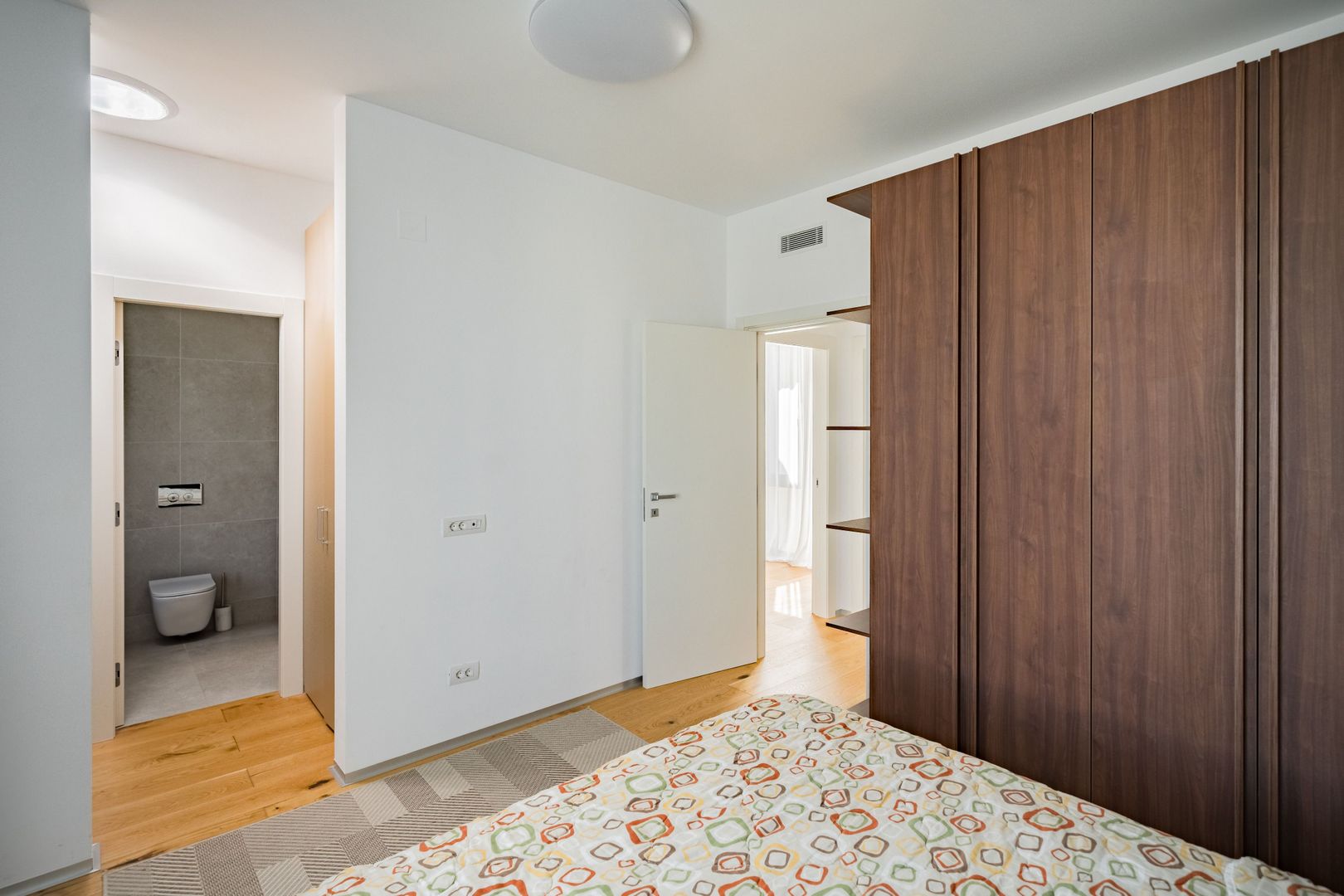 Vila cu 4 camere mobilata complet in Amber Forest - Poză 4