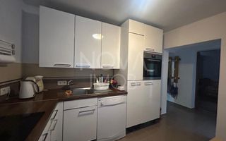 Casa de vanzare 200 mp cu spatiu comercial la parter, strada Lunga - Poză 6