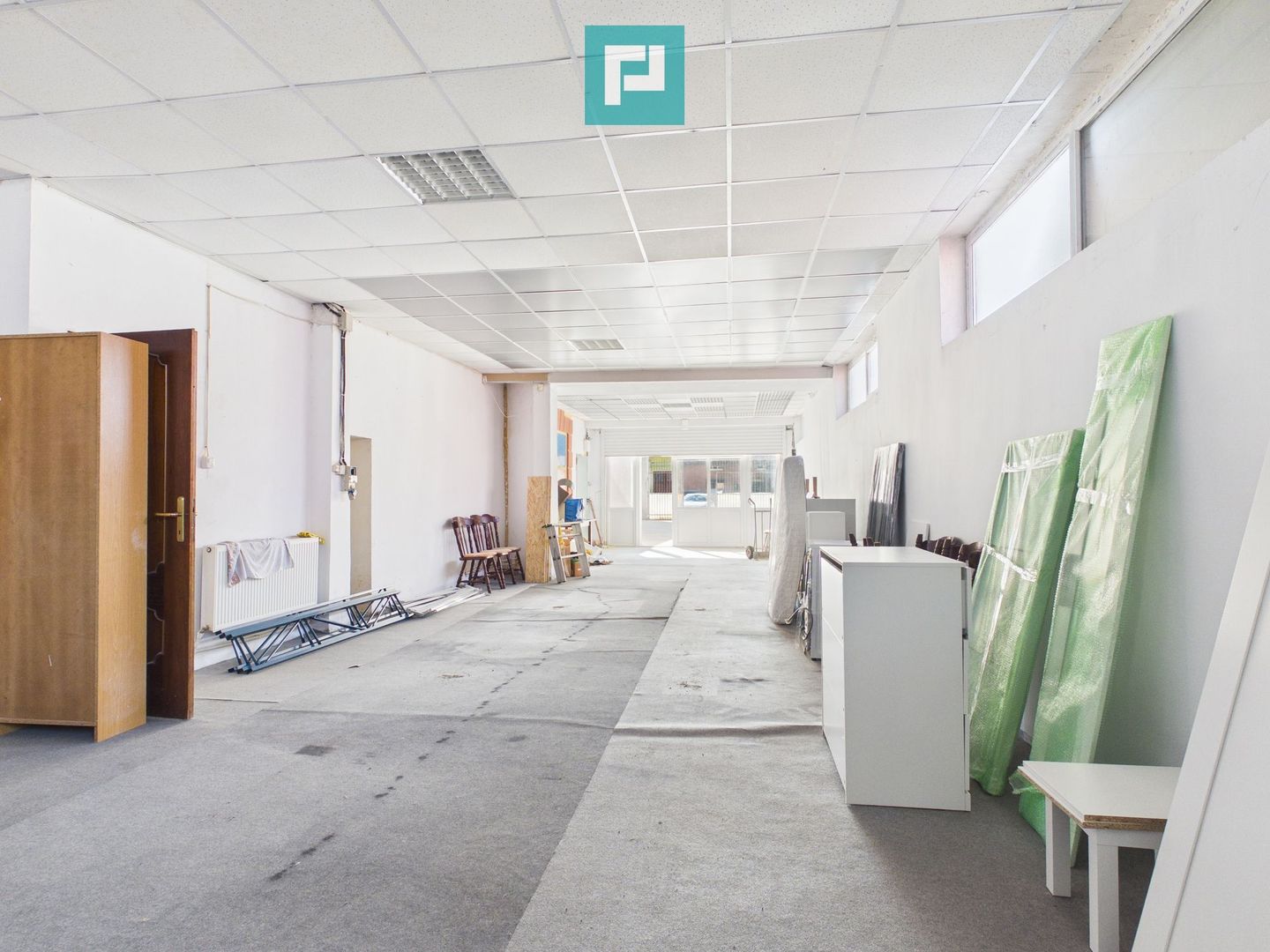 Spațiu comercial pe 2 nivele în Caransebeș - Poză 4