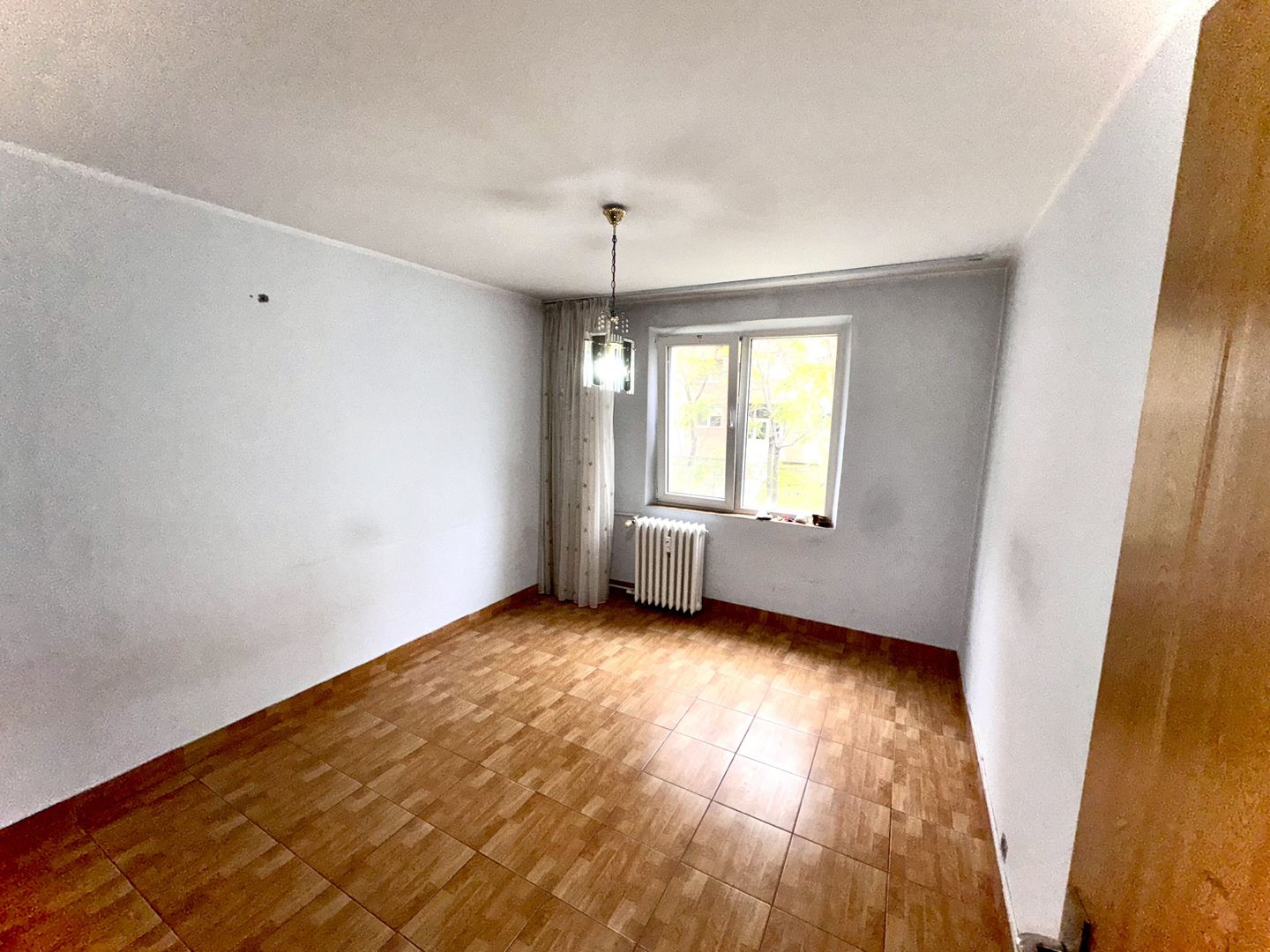 Apartament spațios 3 camere | Etaj 1/8 | Bloc reabilitat - Poză 1