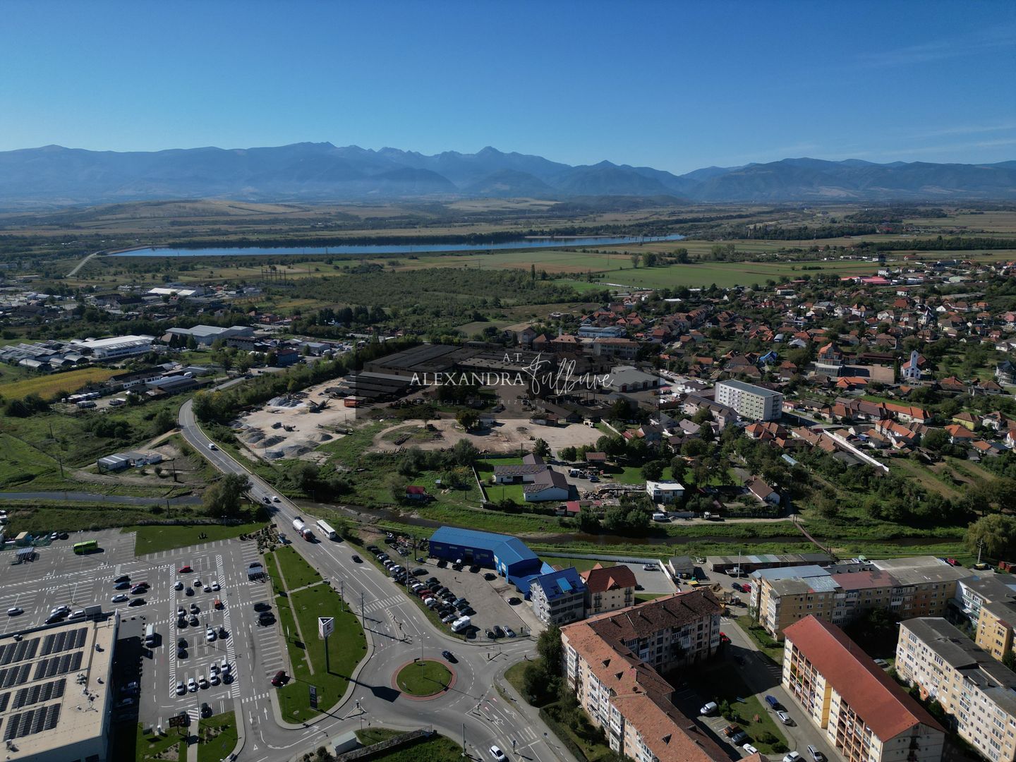 Oportunitate strategică de dezvoltare în Hațeg 3.079 mp - Poză 2