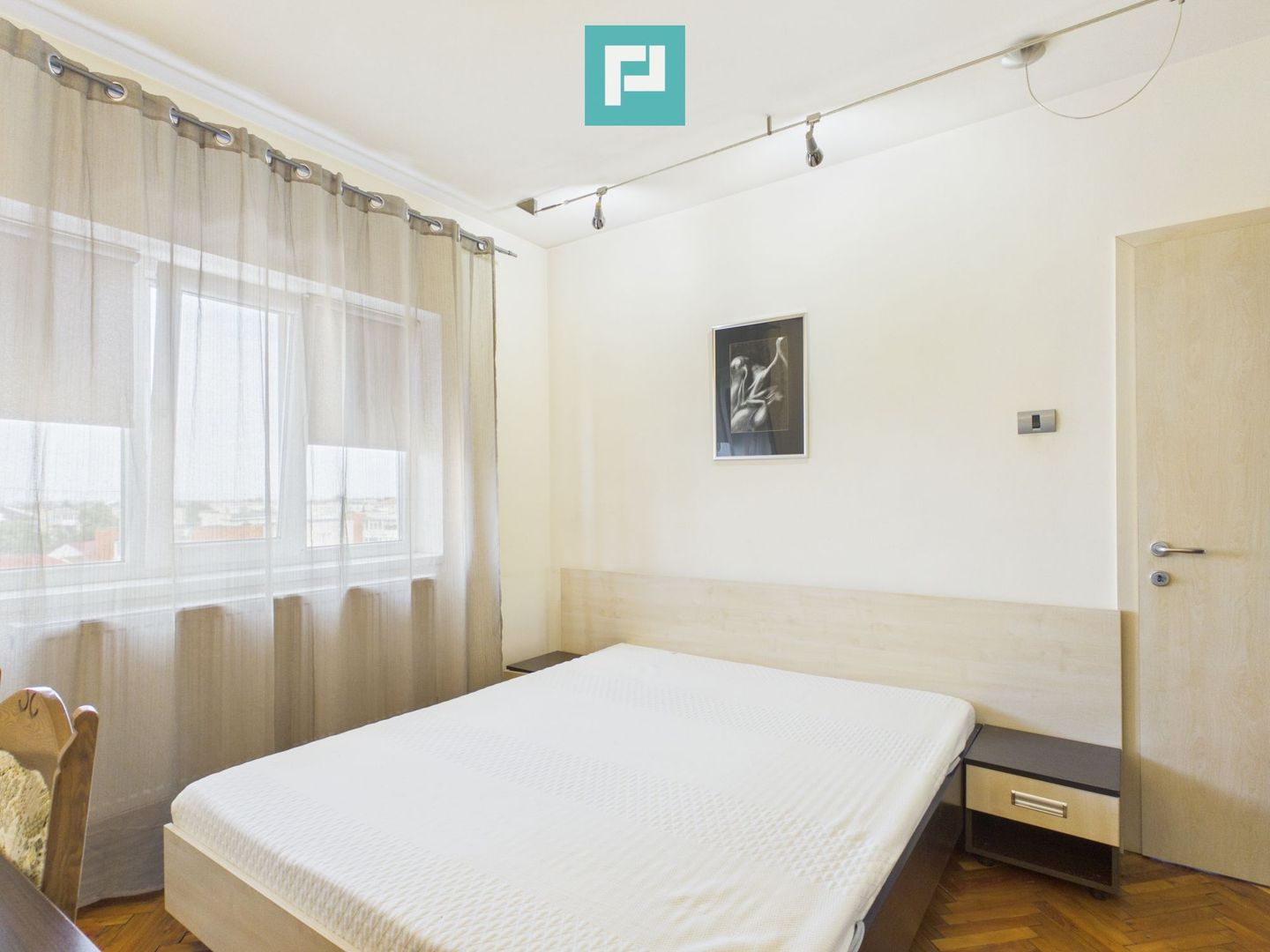 Apartament cu 3 camere și 2 băi zona Aurel Vlaicu - Poză 2
