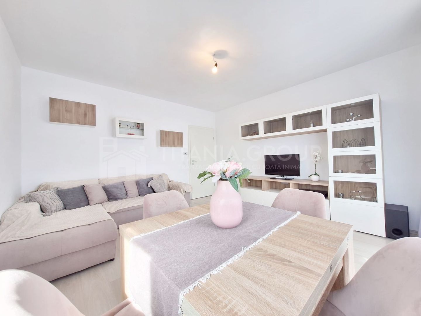 REZERVAT  Apartament spatios si modern spre inchiriere, PET FRIENDLY - Poză 1
