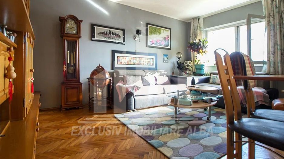 Apartament 3 camere decomandate, Cetate - Poză 2
