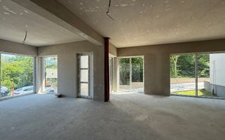 Case cuplate la liziera padurii , ideale pentru 2 familii ! - Poză 13