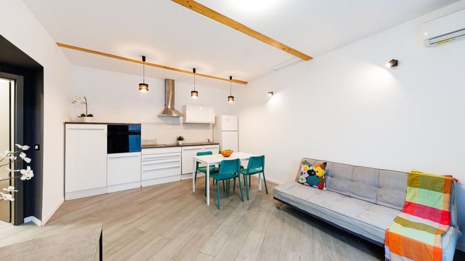 Apartament 2 camere, parter, renovat, curte proprie 50 mp- Piata Iuliu Maniu - Poză 3