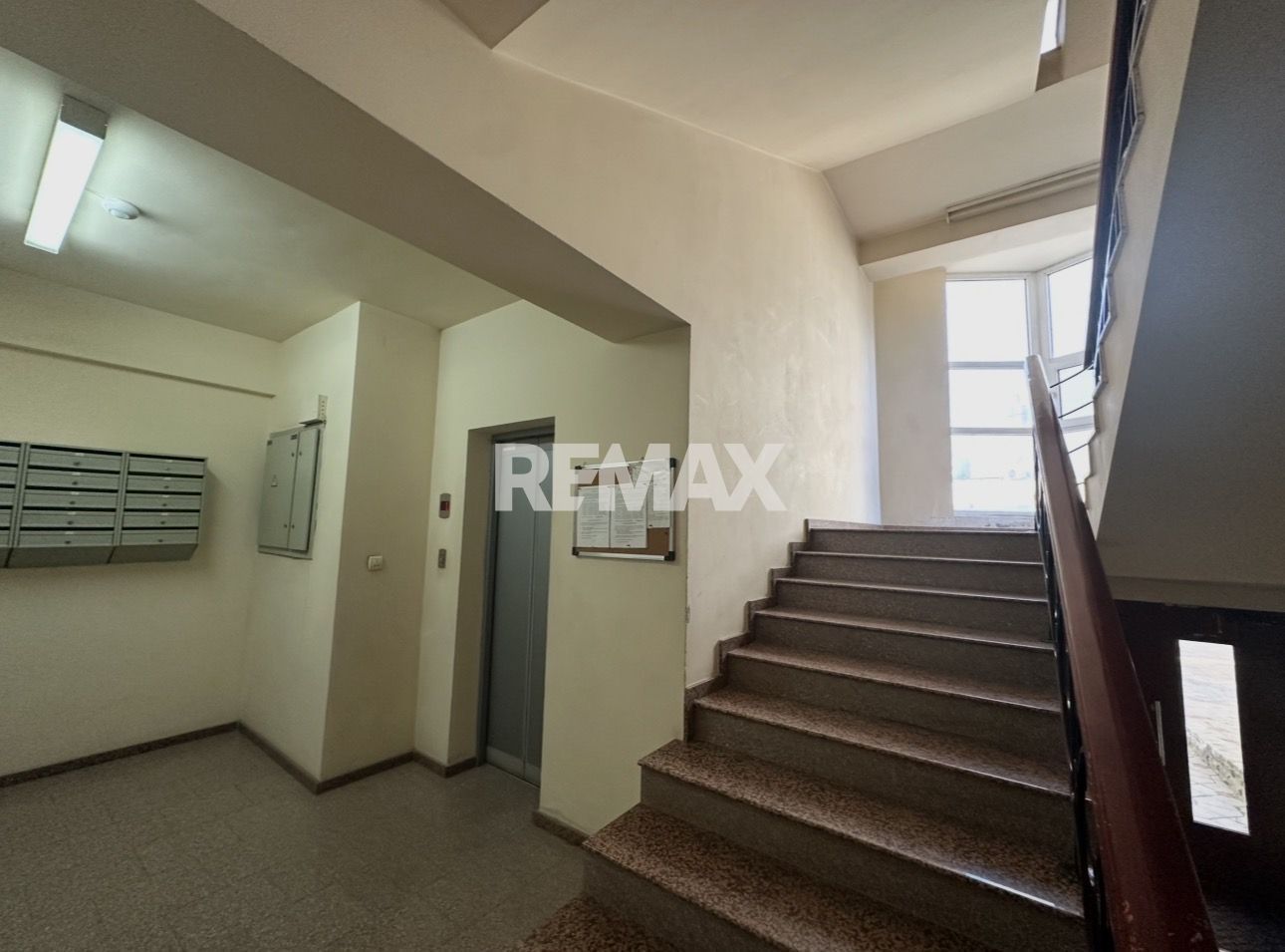 Apartament cu 2 odăi +living ultra centru, Mun. Chișinău - Poză 4