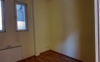 De vanzare apartament cu 3 camere in zona Centrala - Poză 4