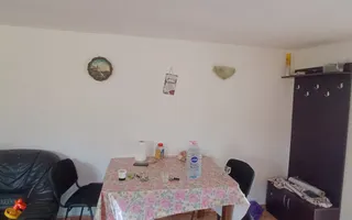 Casă spațioasă cu 4 camere , curte și teren generos în Mașloc - Poză 18