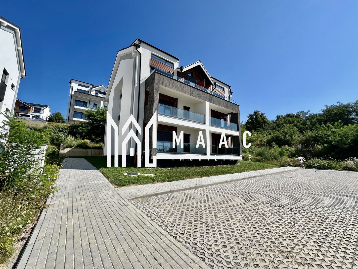 Penthouse Elegant pe 2 Niveluri cu Terasă și Vedere Superbă - Poză 17