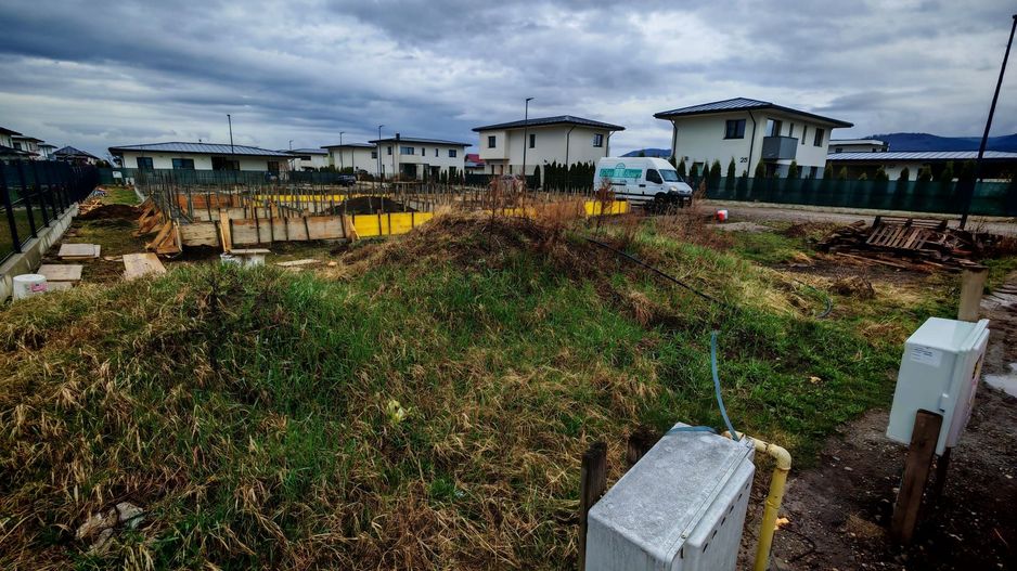 DIFERIT Haus ,Cristian,500 mp cu autorizatie,CASA IN CURS DE EXECUTIE - Poză 4