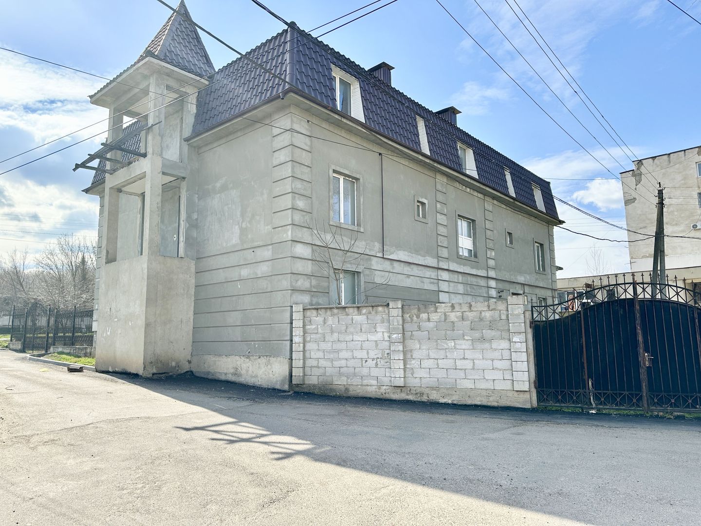 De vânzare – Bloc cu destinație comercială în Anenii Noi, pe Strada Centrală. - Poză 7