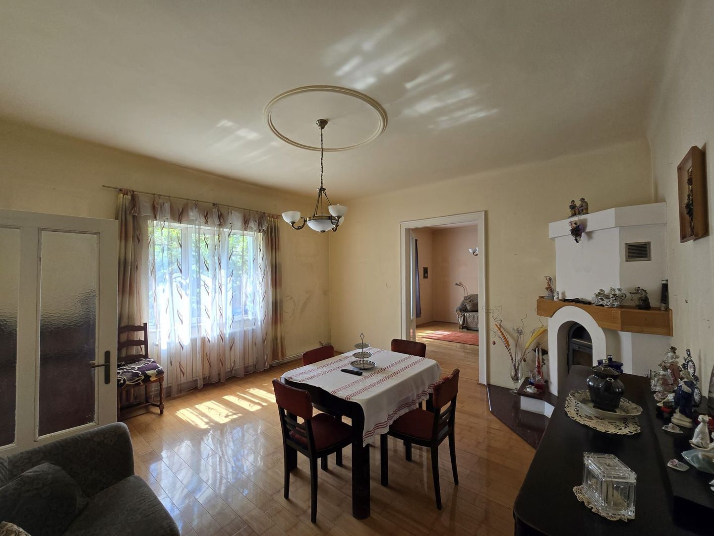 Casă cu grădină in zonă centrală - Poză 10