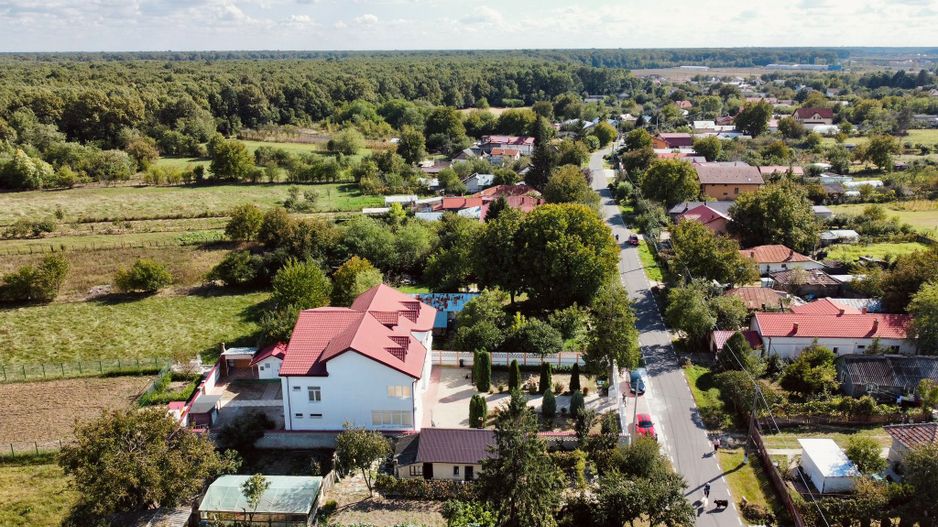 Casa  de vanzare tip duplex 5 camere Cioplani - Poză 2