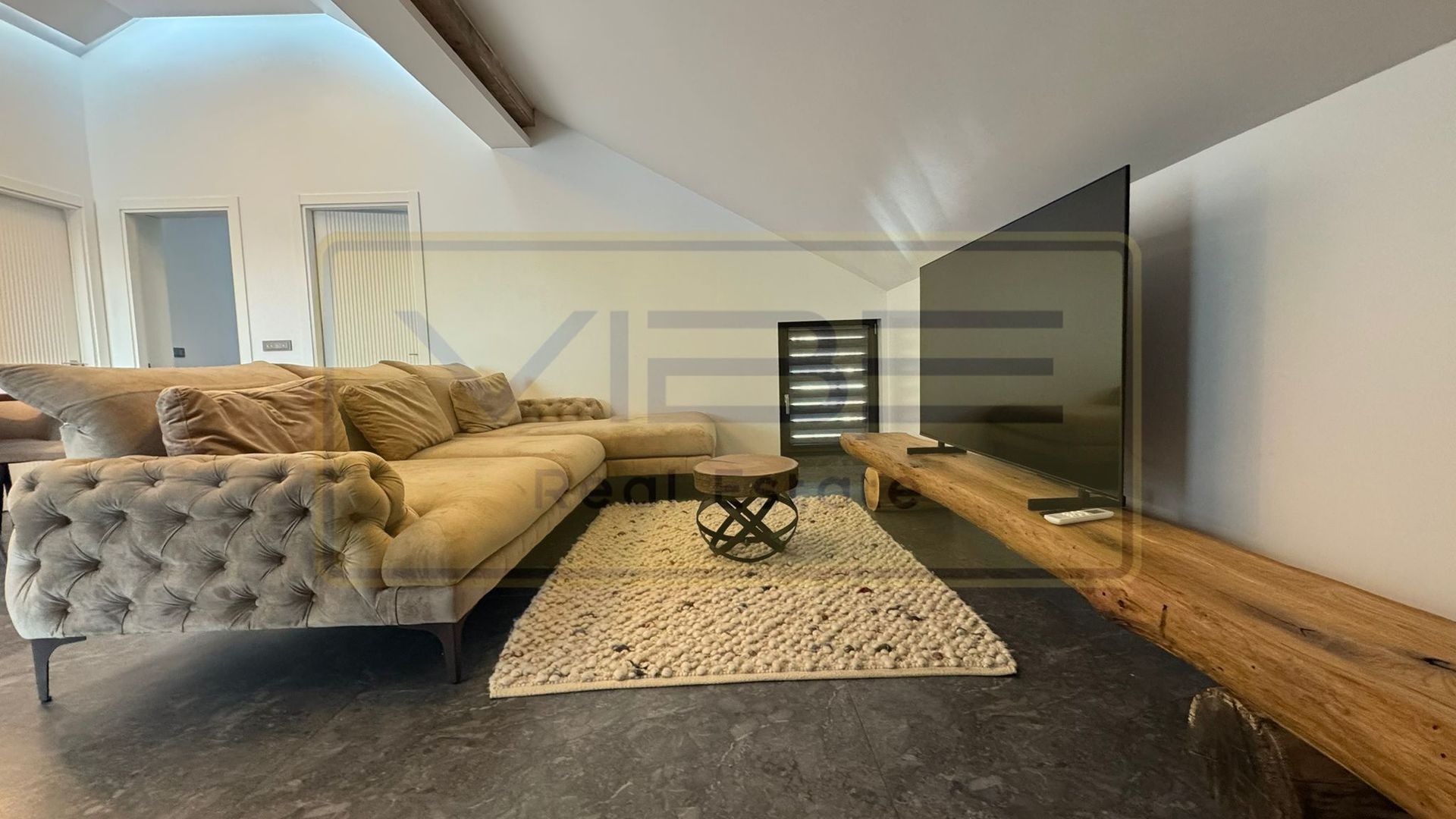 Apartament premium 3 camere + terasa Podul de Fier - Poză 4