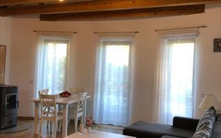 Casă cochetă cu teren generos și panoramă Chinteni - Poză 20