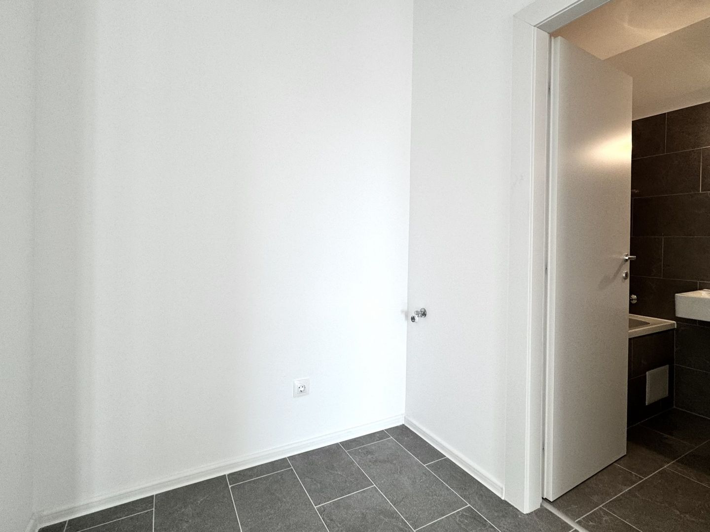 Apartament 3 camere Zona Mall Colosseum-Lacul Străulești - Poză 5