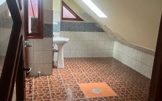 Casă complet renovată, pentru locuință sau pensiune turistică! - Poză 10