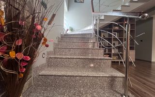 Casa de vânzare în Vulcana Pandele, la o distanță mica de oraș! - Poză 19