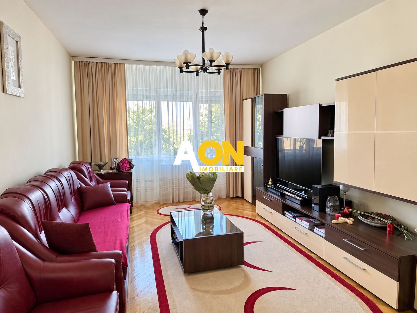 Apartament 4 camere, 102 mp utili,  etaj 2 + garaj + boxa, zona Closca - Poză 1