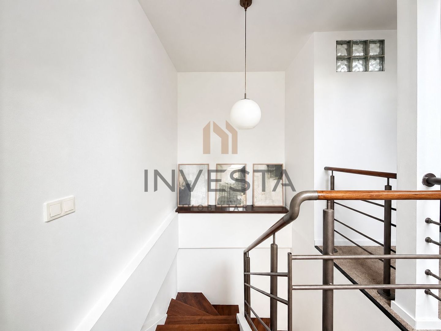 Apartament 3 camere decomandat de inchiriat in vila, zona Centrala! - Poză 9