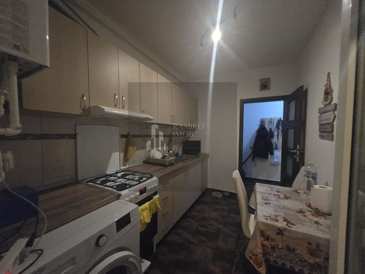 Garsoniera 31mp decomandata balcon centrala Drumul Binelui Metalurgiei - Poză 6