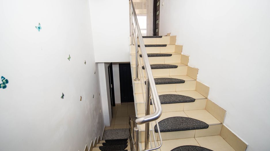 Casa Vila individuala spatioasa cu gradina de vanzare comuna Berceni - Poză 7