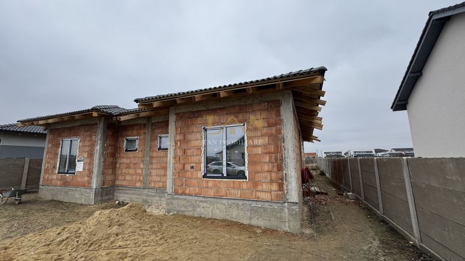 Duplex cu 3 camere, 80 mp utili Mosnita Veche - Poză 2