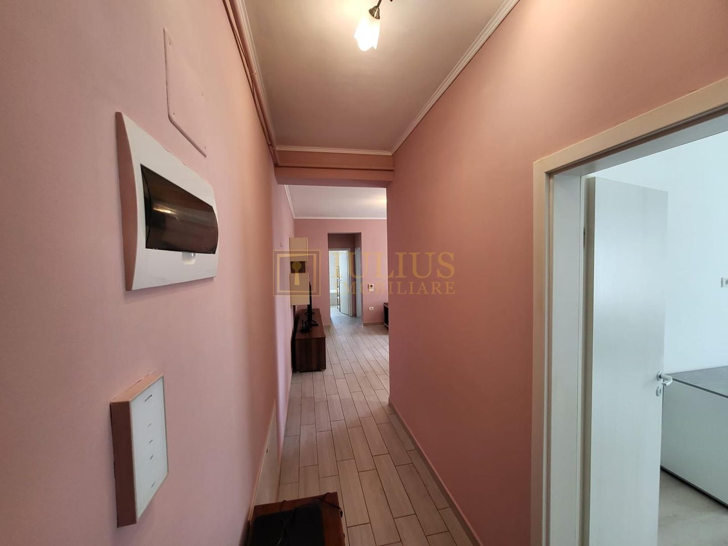 Bloc nou, 3 camere, 2 locuri de parcare- Dumbravita - Poză 9