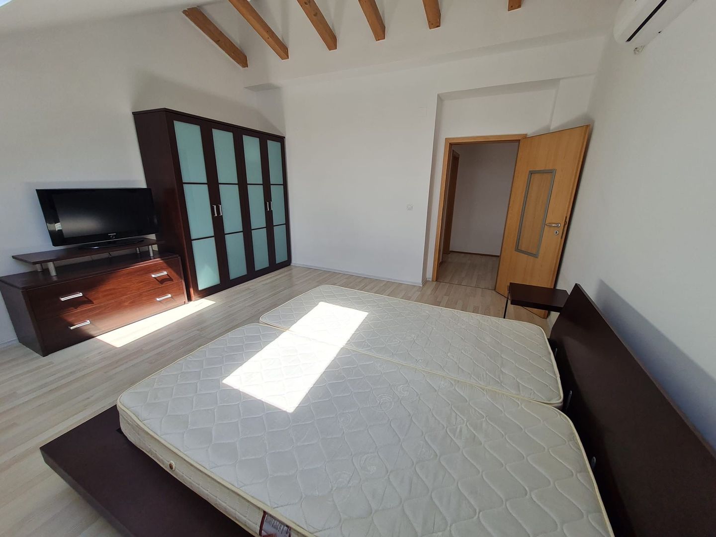 Apartament cu 3 camere de închiriat în zona Odobescu - Poză 4