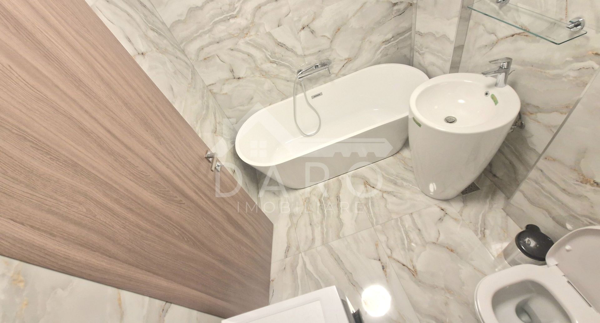 Apartament de inchiriat cu 3 camere , strada Papiu Ilarian - Poză 13